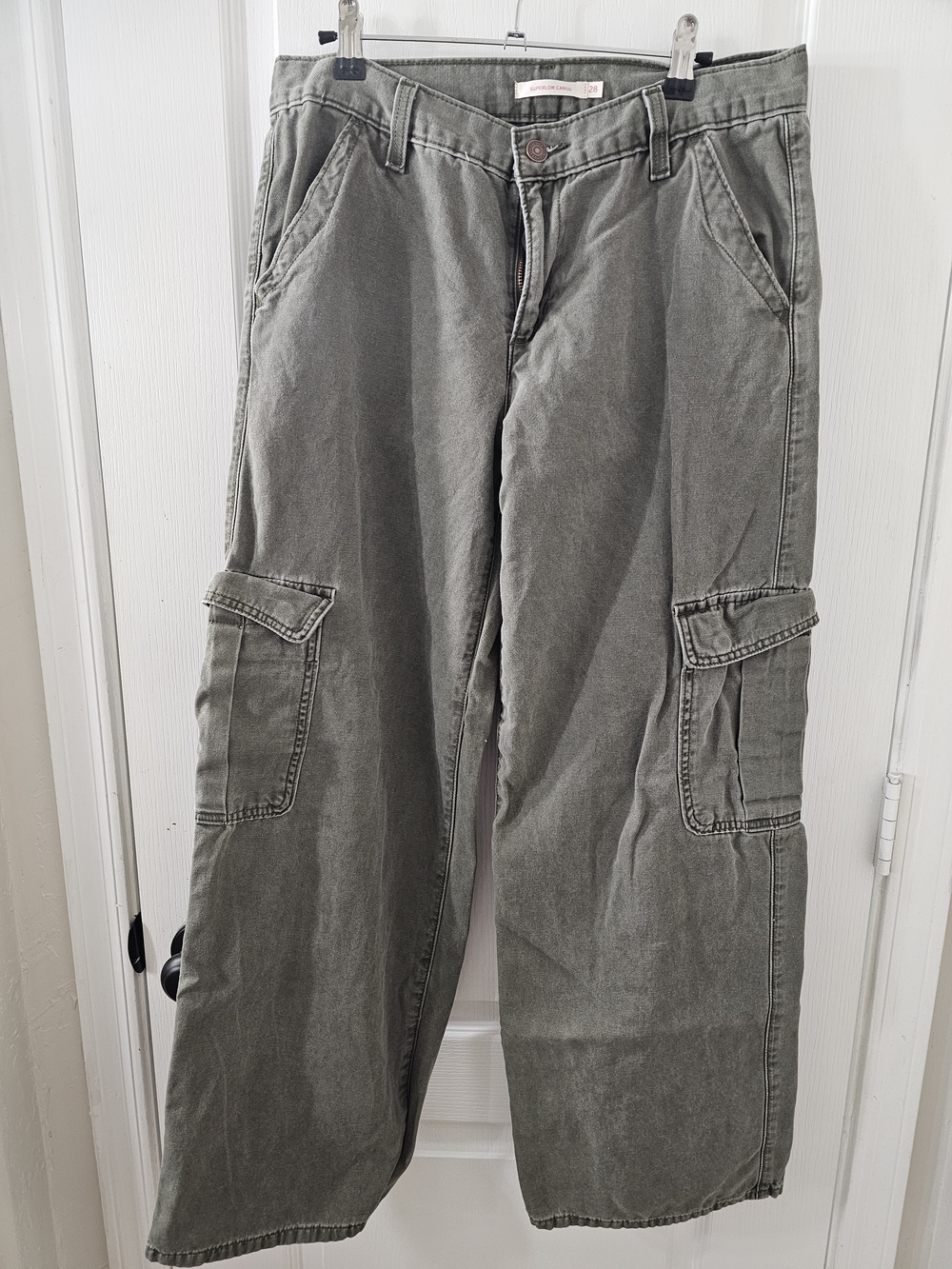 Levi's Wide Leg Cargo Pants in Olive Green